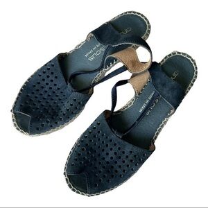 Andre Assous Blue Corrine Suede Espadrilles Size 7